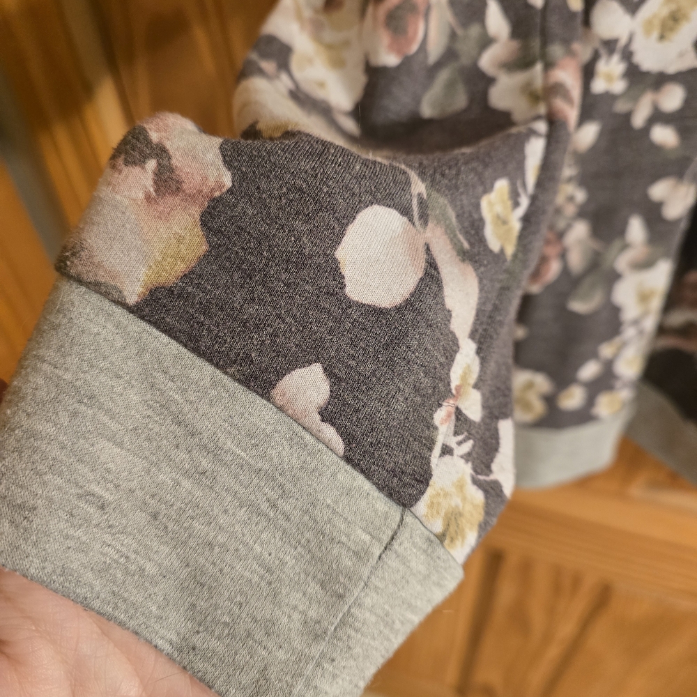 Floral Long Sleeve Top - Picture 3 of 4